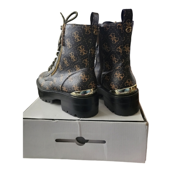 Guess fearne bootie Womens Size 7 New Monogram Preppy Combat Boot - Picture 4 of 10